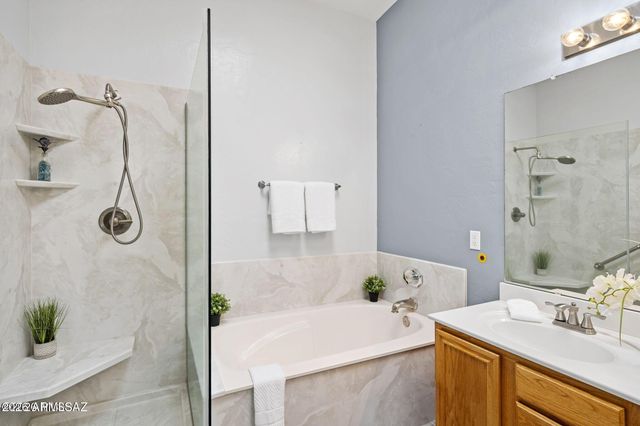 11990 N Labyrinth Drive, Oro Valley, AZ 85737