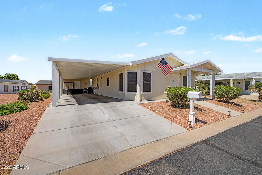 40576 N WEDGE Drive, San Tan Valley, AZ 85140 — photo 2