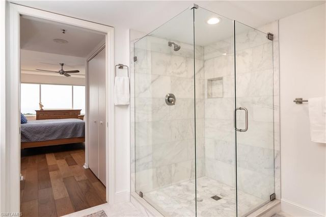 6825 Grenadier BLVD # 1002, Naples, FL 34108