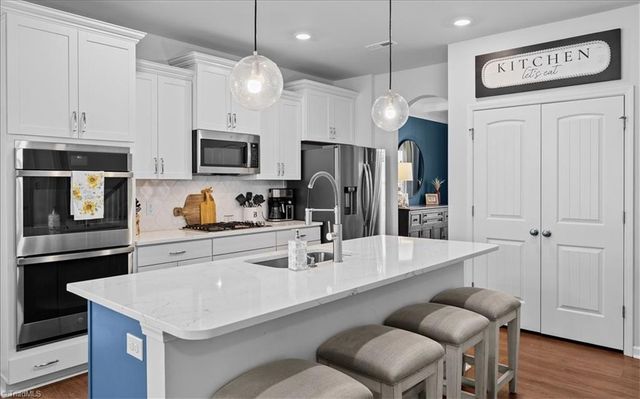 7377 Deerhurst Lane, Kernersville, NC 27284