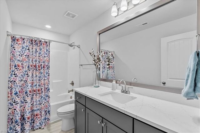 7377 Deerhurst Lane, Kernersville, NC 27284