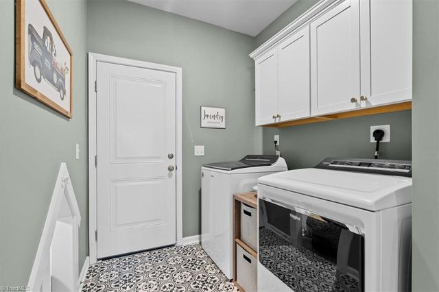 7377 Deerhurst Lane, Kernersville, NC 27284