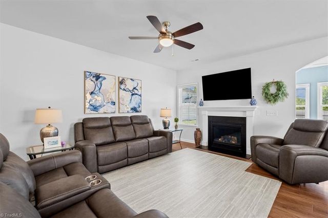 7377 Deerhurst Lane, Kernersville, NC 27284