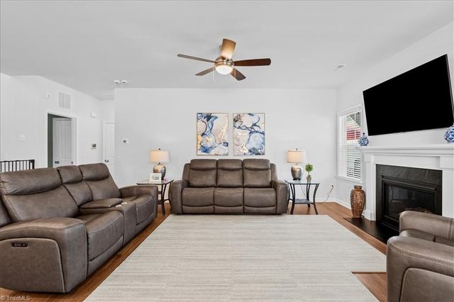 7377 Deerhurst Lane, Kernersville, NC 27284
