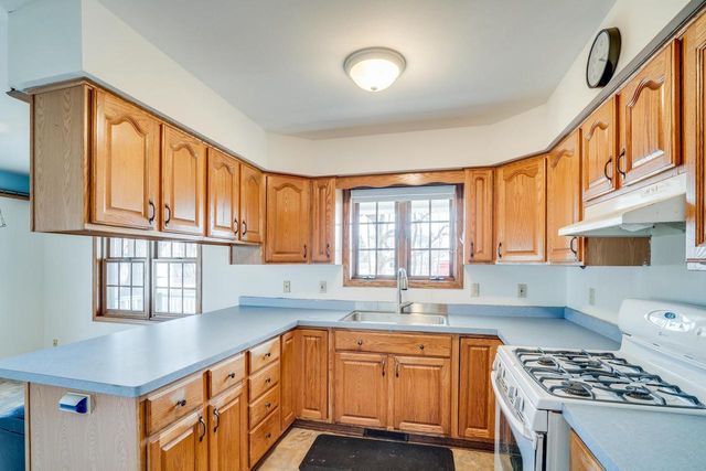 715 12th STREET, Kenosha, WI 53140