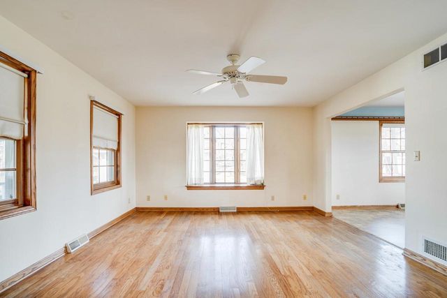 715 12th STREET, Kenosha, WI 53140