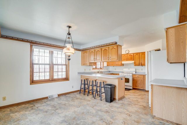 715 12th STREET, Kenosha, WI 53140