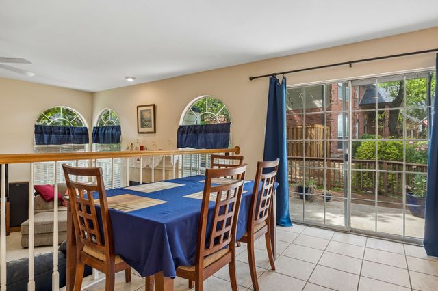 800 Fernwood Court, Highland Village, TX 75077