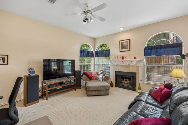 800 Fernwood Court, Highland Village, TX 75077