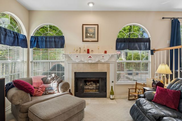 800 Fernwood Court, Highland Village, TX 75077