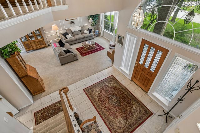 800 Fernwood Court, Highland Village, TX 75077