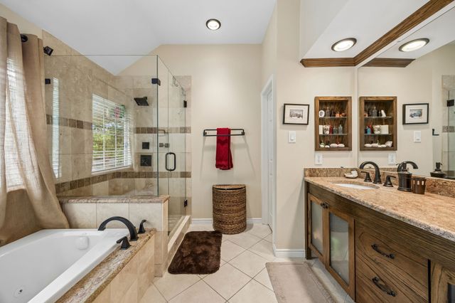 800 Fernwood Court, Highland Village, TX 75077