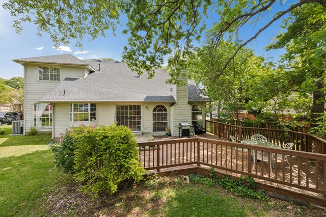800 Fernwood Court, Highland Village, TX 75077