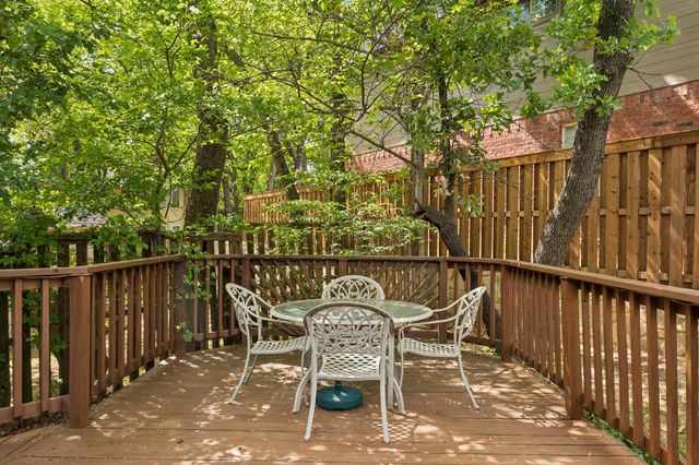 800 Fernwood Court, Highland Village, TX 75077