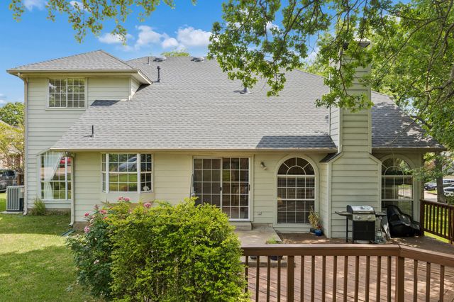 800 Fernwood Court, Highland Village, TX 75077