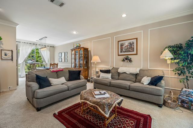 800 Fernwood Court, Highland Village, TX 75077