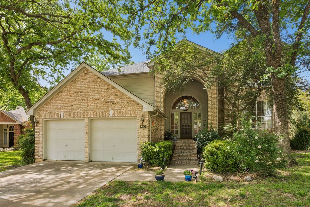 800 Fernwood Court, Highland Village, TX 75077