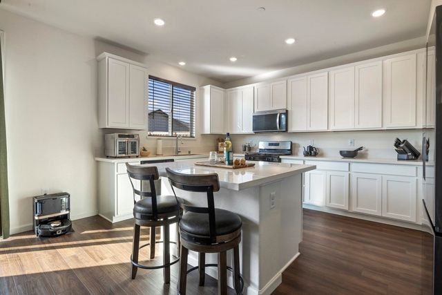 5439 5439 Drawbridge Way, Riverbank, CA 95367