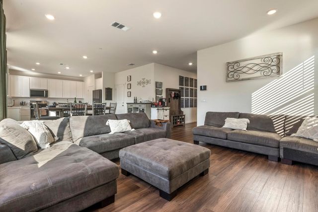 5439 5439 Drawbridge Way, Riverbank, CA 95367