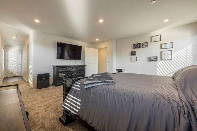 5439 5439 Drawbridge Way, Riverbank, CA 95367