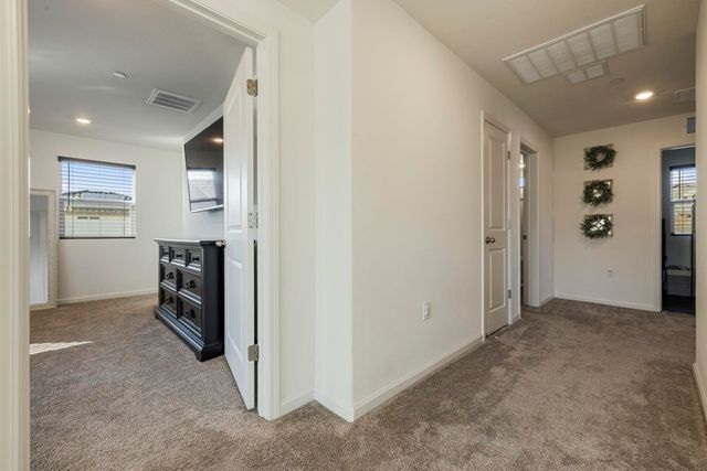 5439 5439 Drawbridge Way, Riverbank, CA 95367