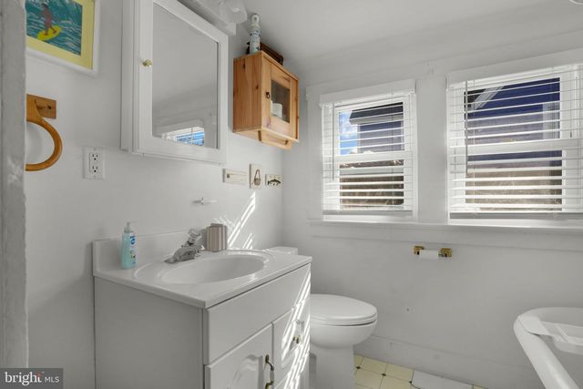 4145 HUR LN, Chincoteague Island, VA 23336