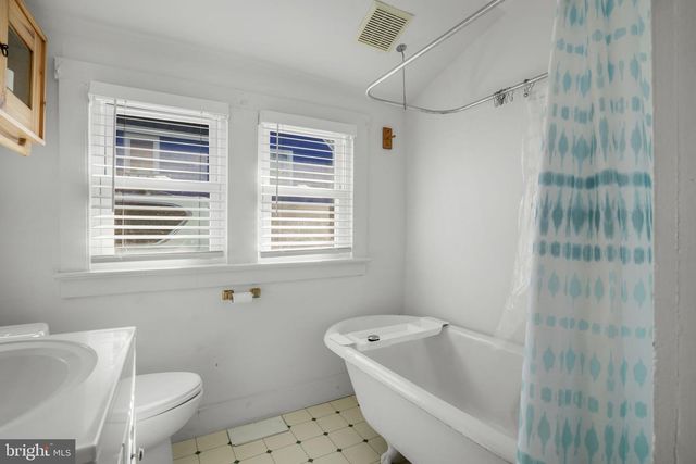 4145 HUR LN, Chincoteague Island, VA 23336