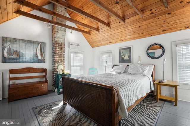 4145 HUR LN, Chincoteague Island, VA 23336