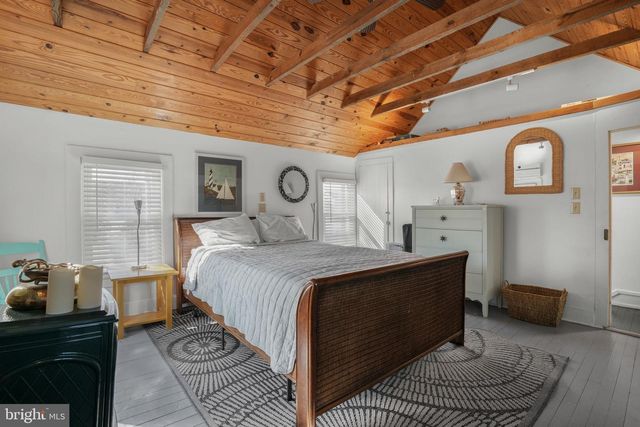 4145 HUR LN, Chincoteague Island, VA 23336