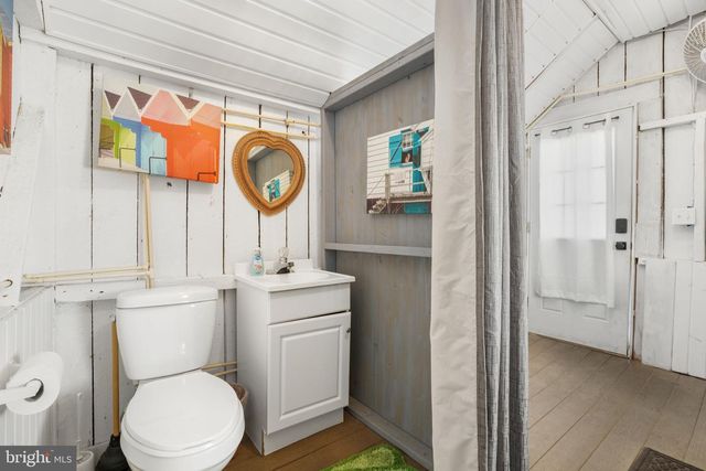 4145 HUR LN, Chincoteague Island, VA 23336