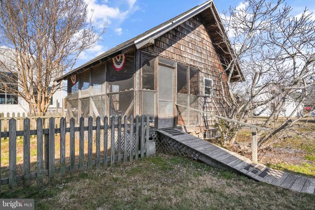 4145 HUR LN, Chincoteague Island, VA 23336