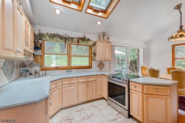 21 Maple Pkwy, Sparta Twp., NJ 07871
