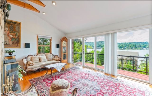 21 Maple Pkwy, Sparta Twp., NJ 07871