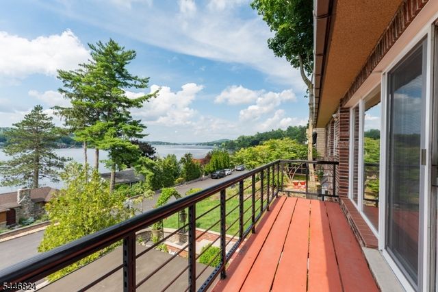 21 Maple Pkwy, Sparta Twp., NJ 07871