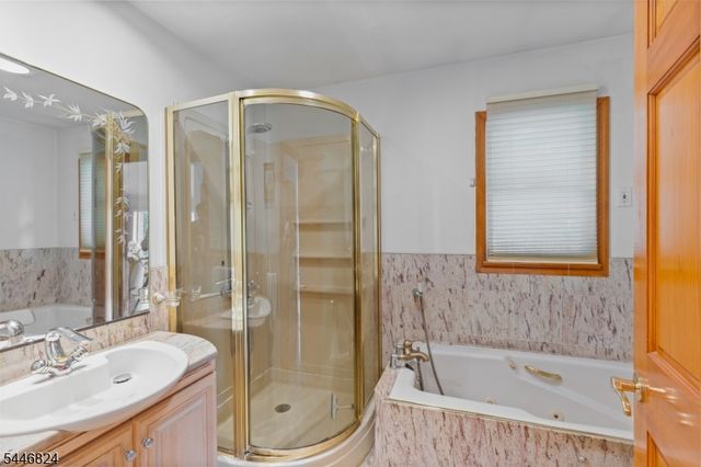21 Maple Pkwy, Sparta Twp., NJ 07871