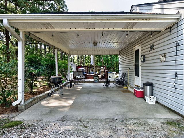 2438 Nc 27, Coats, NC 27521