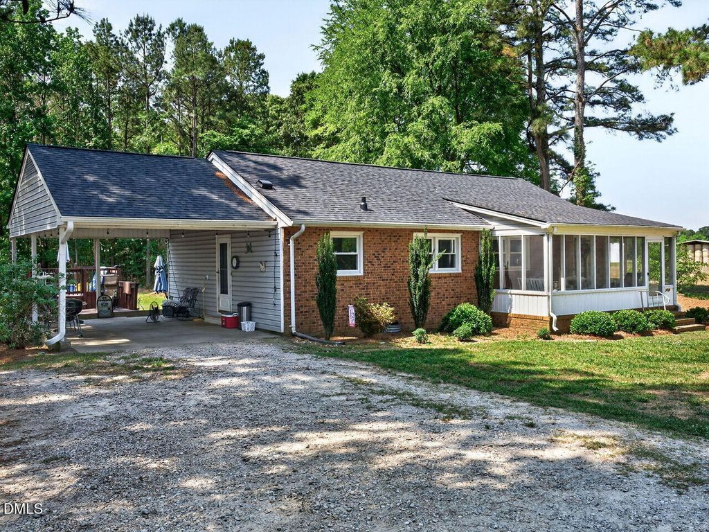 2438 Nc 27, Coats, NC 27521