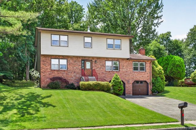 33 Winchester Drive, Monroe, NY 10950