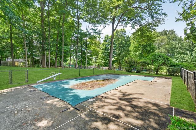 33 Winchester Drive, Monroe, NY 10950