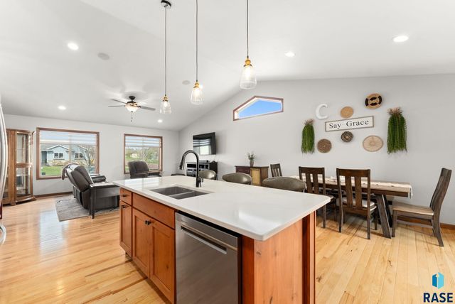 5400 S Sirocco Ave Avenue, Sioux Falls, SD 57108
