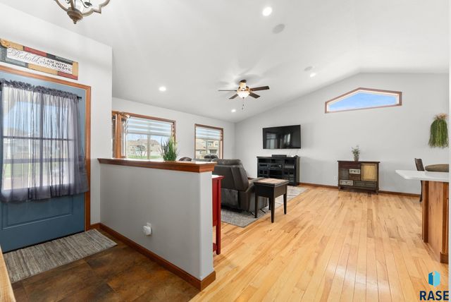 5400 S Sirocco Ave Avenue, Sioux Falls, SD 57108