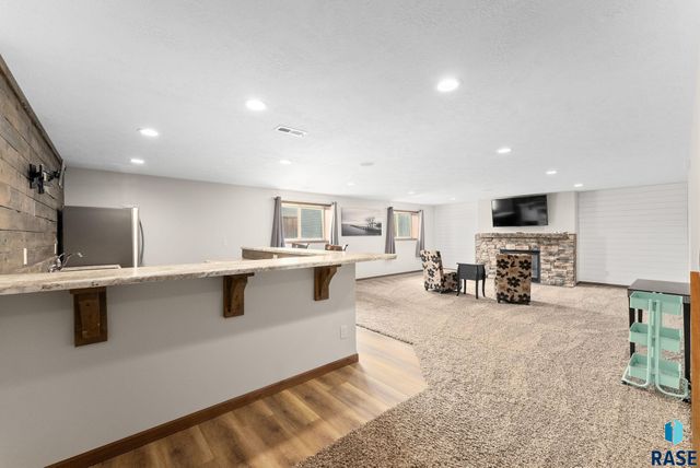 5400 S Sirocco Ave Avenue, Sioux Falls, SD 57108