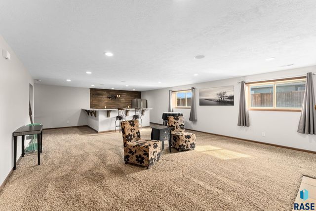 5400 S Sirocco Ave Avenue, Sioux Falls, SD 57108