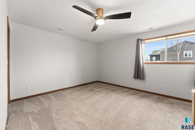 5400 S Sirocco Ave Avenue, Sioux Falls, SD 57108