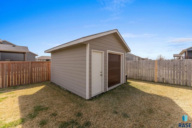 5400 S Sirocco Ave Avenue, Sioux Falls, SD 57108