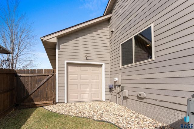 5400 S Sirocco Ave Avenue, Sioux Falls, SD 57108