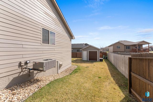 5400 S Sirocco Ave Avenue, Sioux Falls, SD 57108