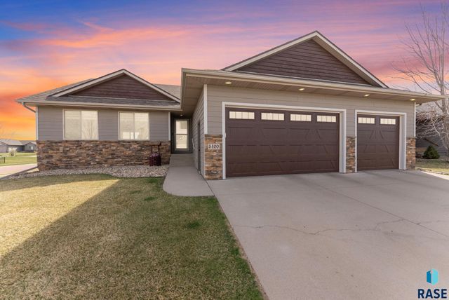 5400 S Sirocco Ave Avenue, Sioux Falls, SD 57108