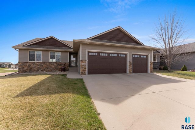 5400 S Sirocco Ave Avenue, Sioux Falls, SD 57108