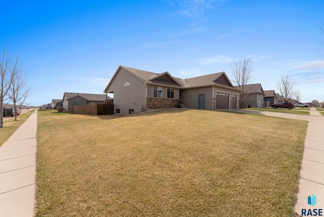 5400 S Sirocco Ave Avenue, Sioux Falls, SD 57108